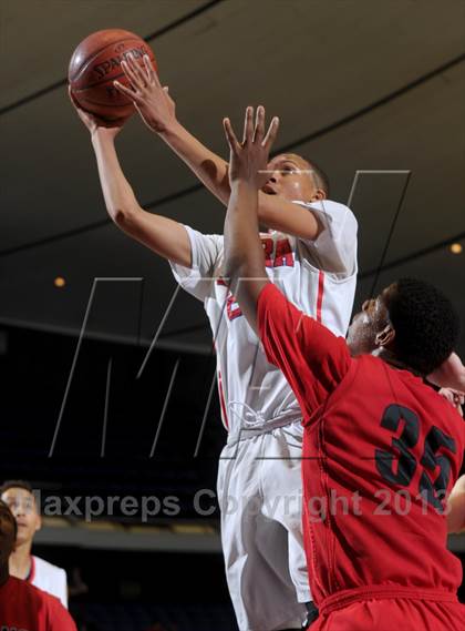 Thumbnail 3 in Serra vs. Lutheran (CIF SS D4AA Final) photogallery.