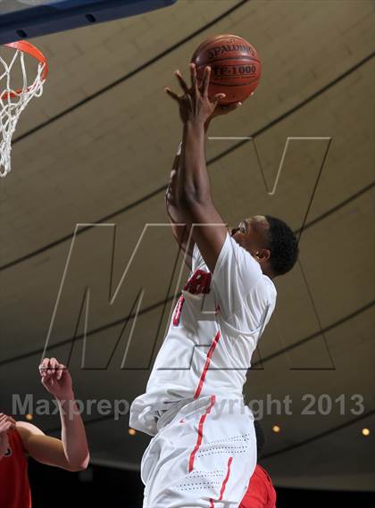 Thumbnail 3 in Serra vs. Lutheran (CIF SS D4AA Final) photogallery.