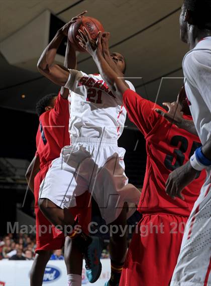 Thumbnail 1 in Serra vs. Lutheran (CIF SS D4AA Final) photogallery.