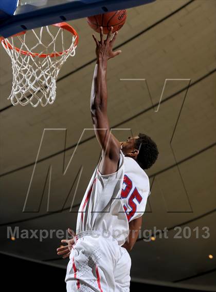 Thumbnail 2 in Serra vs. Lutheran (CIF SS D4AA Final) photogallery.