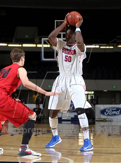 Thumbnail 2 in Serra vs. Lutheran (CIF SS D4AA Final) photogallery.