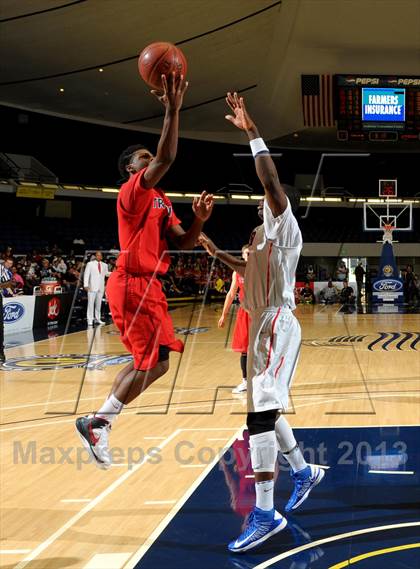Thumbnail 2 in Serra vs. Lutheran (CIF SS D4AA Final) photogallery.
