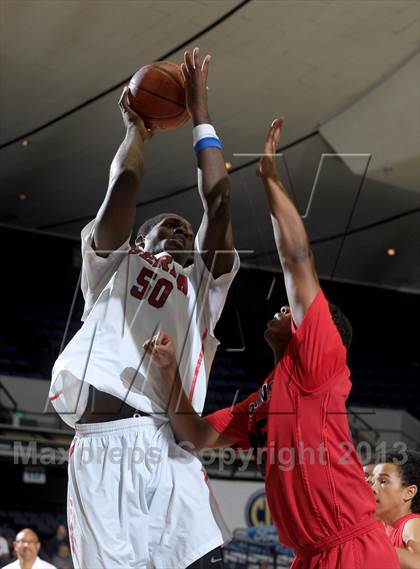 Thumbnail 3 in Serra vs. Lutheran (CIF SS D4AA Final) photogallery.