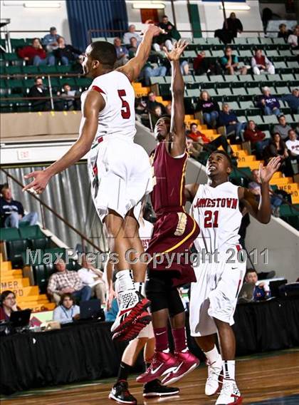 Thumbnail 3 in Jamestown vs. Mt. Vernon (NYSPHSAA Class AA Final) photogallery.