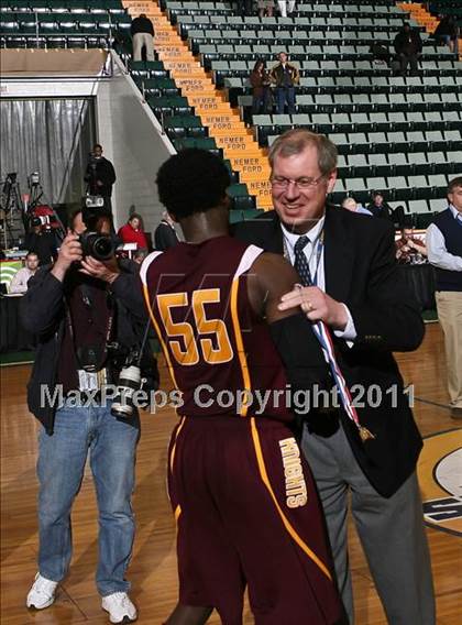 Thumbnail 2 in Jamestown vs. Mt. Vernon (NYSPHSAA Class AA Final) photogallery.