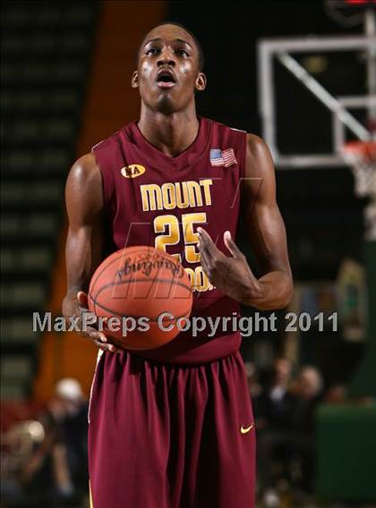 Thumbnail 2 in Jamestown vs. Mt. Vernon (NYSPHSAA Class AA Final) photogallery.