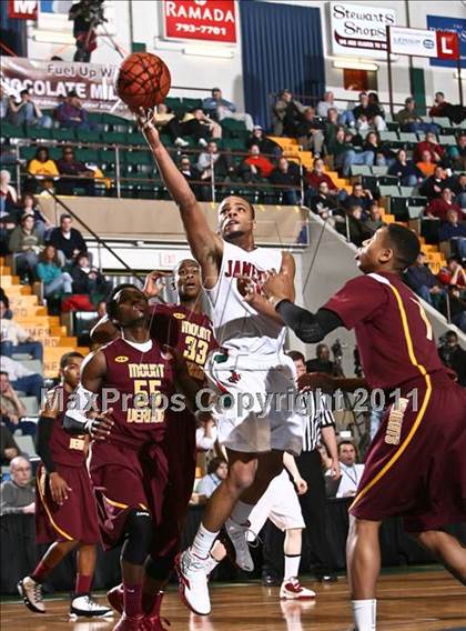 Thumbnail 2 in Jamestown vs. Mt. Vernon (NYSPHSAA Class AA Final) photogallery.