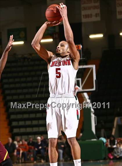 Thumbnail 2 in Jamestown vs. Mt. Vernon (NYSPHSAA Class AA Final) photogallery.