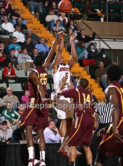 Thumbnail 1 in Jamestown vs. Mt. Vernon (NYSPHSAA Class AA Final) photogallery.