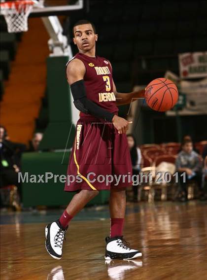 Thumbnail 1 in Jamestown vs. Mt. Vernon (NYSPHSAA Class AA Final) photogallery.