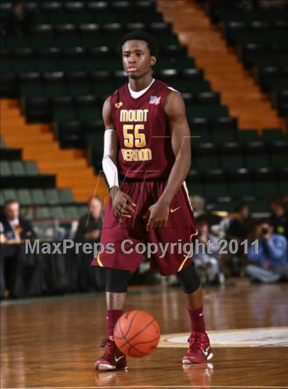 Thumbnail 2 in Jamestown vs. Mt. Vernon (NYSPHSAA Class AA Final) photogallery.