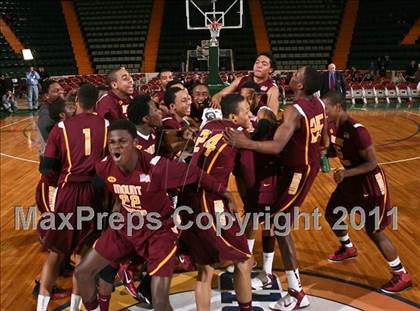 Thumbnail 1 in Jamestown vs. Mt. Vernon (NYSPHSAA Class AA Final) photogallery.