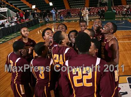 Thumbnail 3 in Jamestown vs. Mt. Vernon (NYSPHSAA Class AA Final) photogallery.