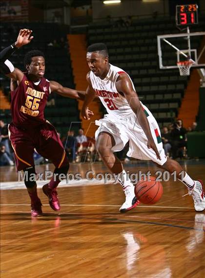 Thumbnail 2 in Jamestown vs. Mt. Vernon (NYSPHSAA Class AA Final) photogallery.