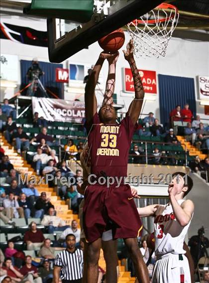 Thumbnail 2 in Jamestown vs. Mt. Vernon (NYSPHSAA Class AA Final) photogallery.