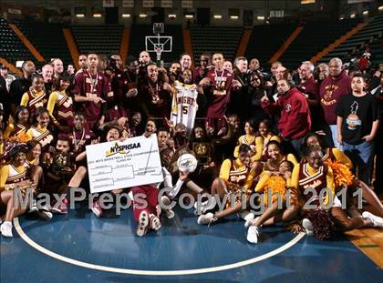 Thumbnail 3 in Jamestown vs. Mt. Vernon (NYSPHSAA Class AA Final) photogallery.