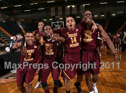 Thumbnail 3 in Jamestown vs. Mt. Vernon (NYSPHSAA Class AA Final) photogallery.