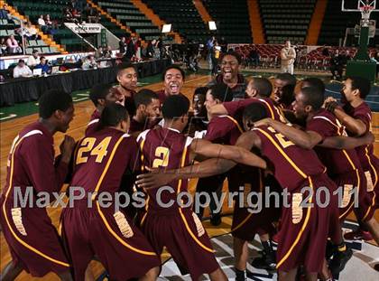Thumbnail 2 in Jamestown vs. Mt. Vernon (NYSPHSAA Class AA Final) photogallery.