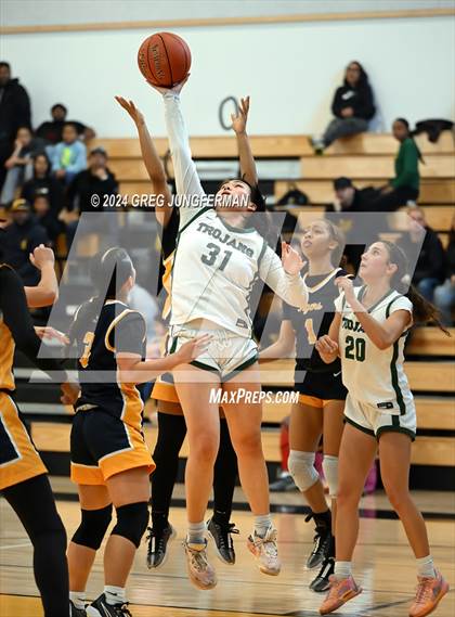 Thumbnail 1 in Castro Valley vs. Inderkum (Bishop O'Dowd MLK Classic) photogallery.