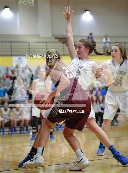 Thumbnail 2 in Wilson Central vs Station Camp (TSSAA District 9-AAA Quarterfinal) photogallery.