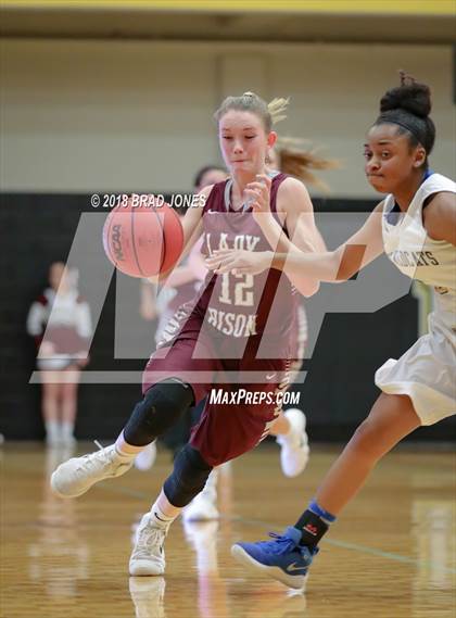 Thumbnail 2 in Wilson Central vs Station Camp (TSSAA District 9-AAA Quarterfinal) photogallery.