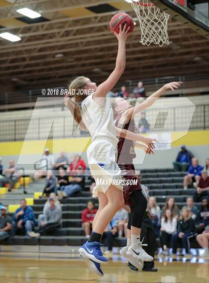 Thumbnail 2 in Wilson Central vs Station Camp (TSSAA District 9-AAA Quarterfinal) photogallery.