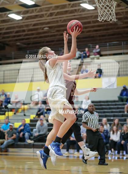 Thumbnail 1 in Wilson Central vs Station Camp (TSSAA District 9-AAA Quarterfinal) photogallery.