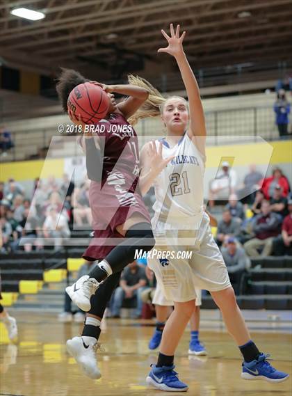 Thumbnail 3 in Wilson Central vs Station Camp (TSSAA District 9-AAA Quarterfinal) photogallery.