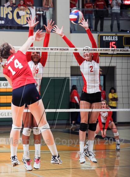 Thumbnail 1 in Cathedral Catholic vs. Campolindo (CIF State D3 Final) photogallery.