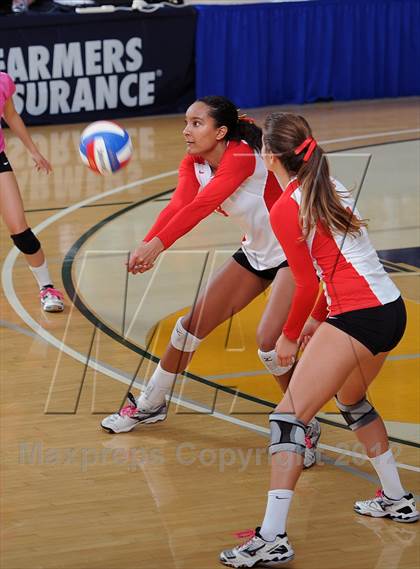 Thumbnail 3 in Cathedral Catholic vs. Campolindo (CIF State D3 Final) photogallery.