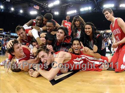 Thumbnail 2 in Mater Dei vs. De La Salle (CIF State D1 Final) photogallery.