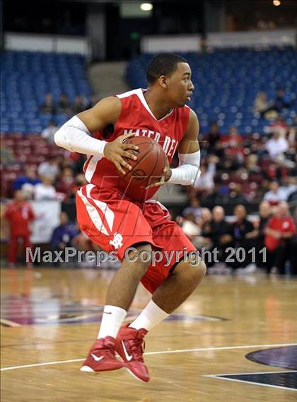 Thumbnail 3 in Mater Dei vs. De La Salle (CIF State D1 Final) photogallery.