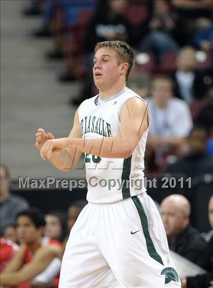 Thumbnail 3 in Mater Dei vs. De La Salle (CIF State D1 Final) photogallery.