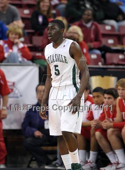 Thumbnail 2 in Mater Dei vs. De La Salle (CIF State D1 Final) photogallery.