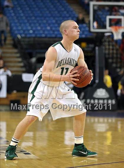 Thumbnail 2 in Mater Dei vs. De La Salle (CIF State D1 Final) photogallery.