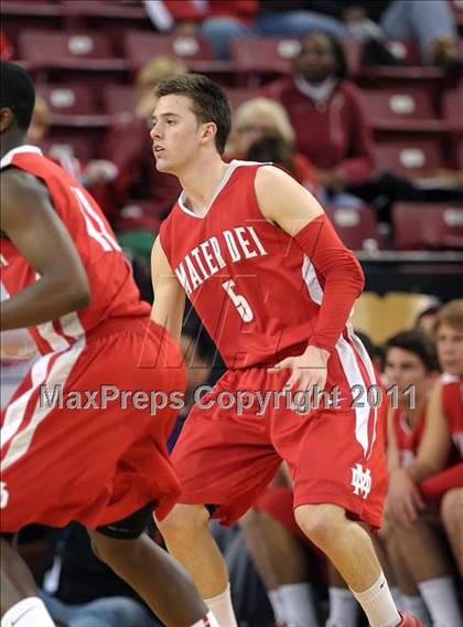 Thumbnail 2 in Mater Dei vs. De La Salle (CIF State D1 Final) photogallery.