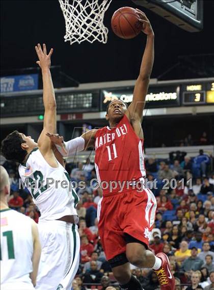 Thumbnail 1 in Mater Dei vs. De La Salle (CIF State D1 Final) photogallery.