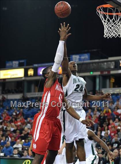 Thumbnail 2 in Mater Dei vs. De La Salle (CIF State D1 Final) photogallery.