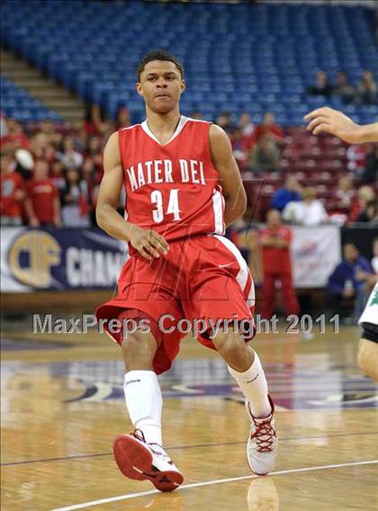 Thumbnail 3 in Mater Dei vs. De La Salle (CIF State D1 Final) photogallery.