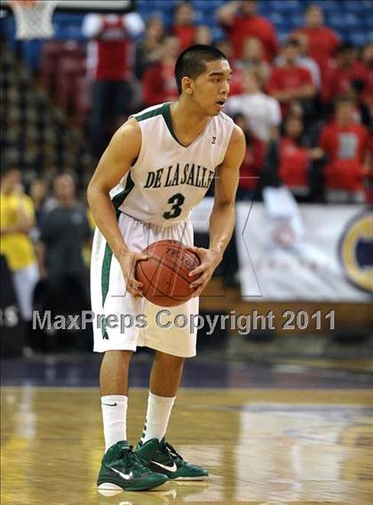 Thumbnail 2 in Mater Dei vs. De La Salle (CIF State D1 Final) photogallery.