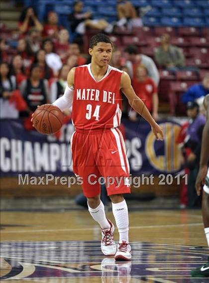 Thumbnail 1 in Mater Dei vs. De La Salle (CIF State D1 Final) photogallery.