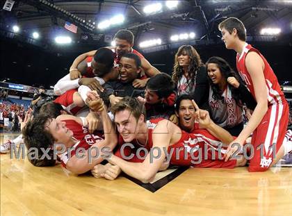 Thumbnail 3 in Mater Dei vs. De La Salle (CIF State D1 Final) photogallery.