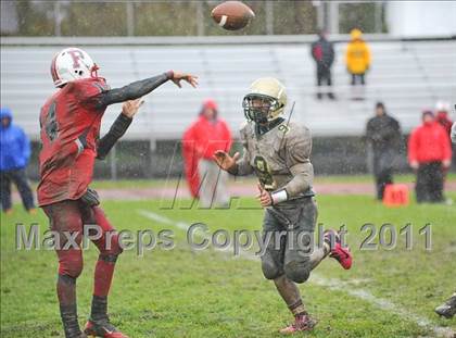 Thumbnail 3 in Bishop Hendricken @ Portsmouth photogallery.