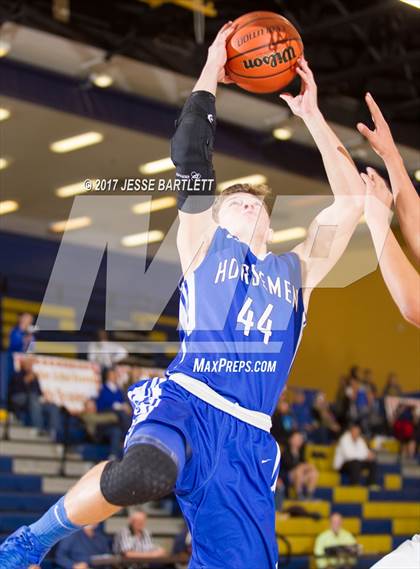 Thumbnail 1 in St. Michael's vs. Santa Fe Indian photogallery.