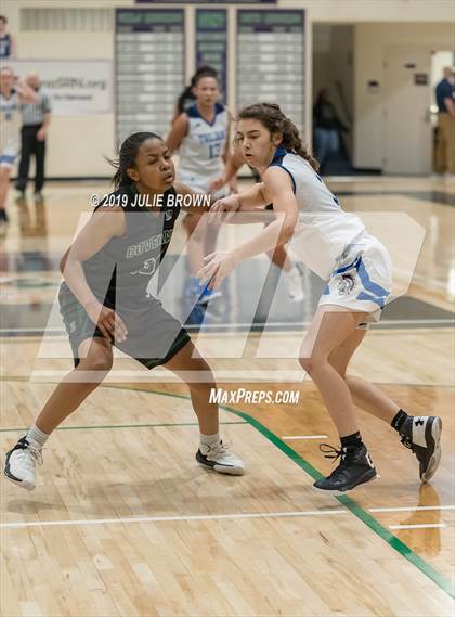 Thumbnail 3 in Covenant Christian vs. Indianapolis Bishop Chatard photogallery.