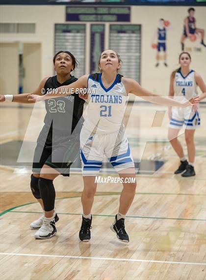 Thumbnail 3 in Covenant Christian vs. Indianapolis Bishop Chatard photogallery.