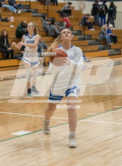 Thumbnail 2 in Covenant Christian vs. Indianapolis Bishop Chatard photogallery.
