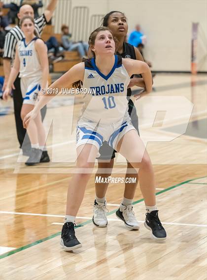 Thumbnail 3 in Covenant Christian vs. Indianapolis Bishop Chatard photogallery.