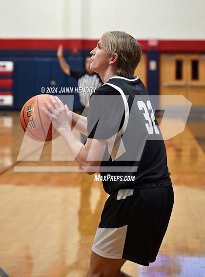 Thumbnail 2 in Foster vs. Notre Dame Prep (Tarkanian Classic) photogallery.