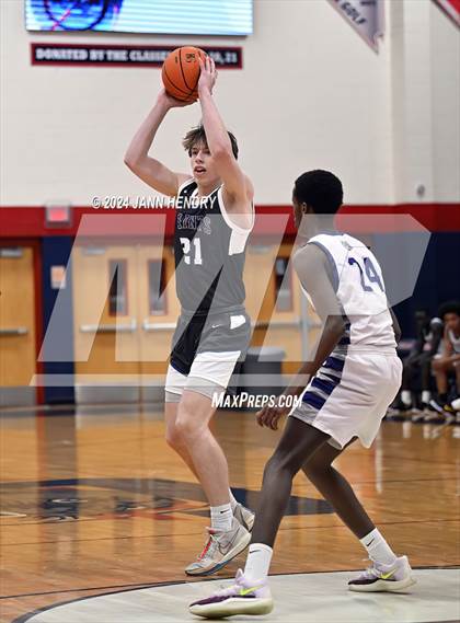 Thumbnail 1 in Foster vs. Notre Dame Prep (Tarkanian Classic) photogallery.